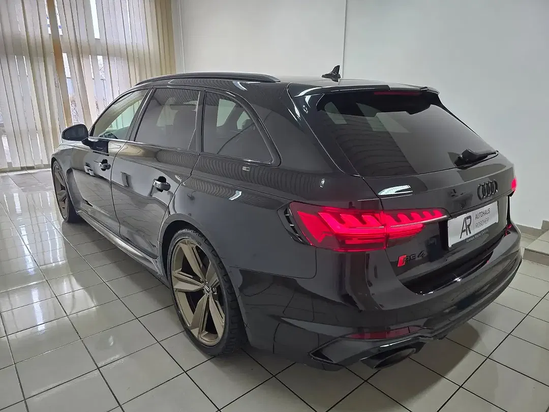 Audi RS4 2.9 TFSI quattro RS Avant exclusive - foto 2
