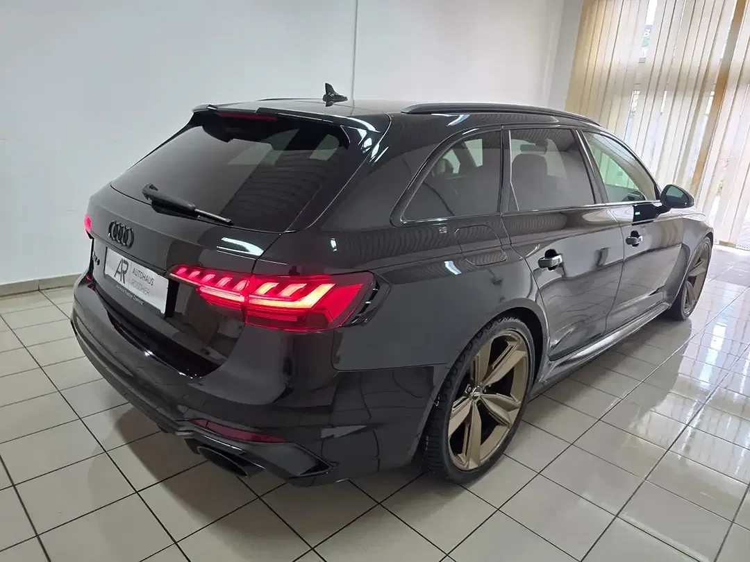 Audi RS4 2.9 TFSI quattro RS Avant exclusive - Thumbnail 3