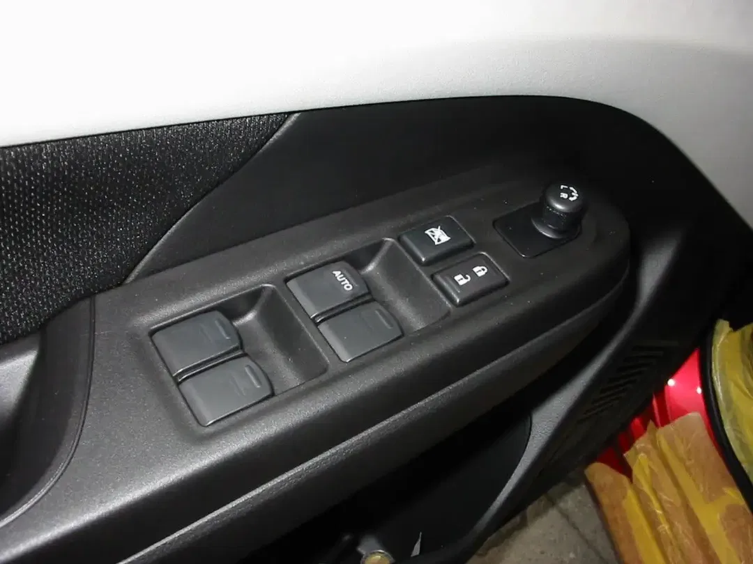 Suzuki Swift Hybrid AllGrip Comfort - Thumbnail 12