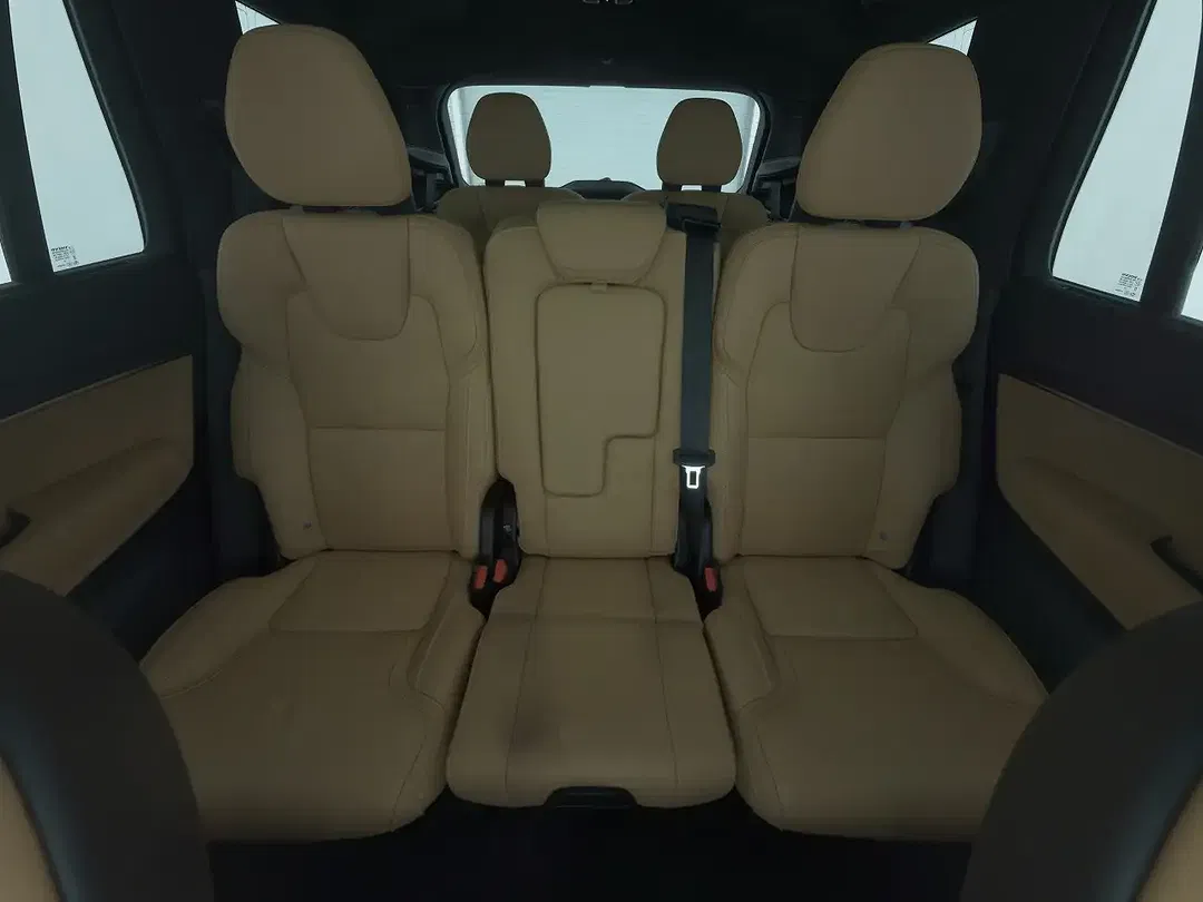 Volvo XC90 T8 Recharge Ultra Dark - Thumbnail 6