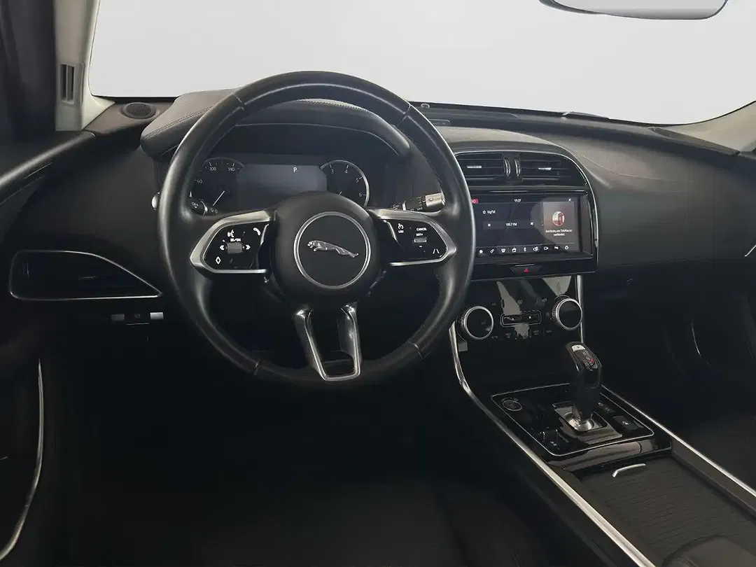 Jaguar XE P250 S - Thumbnail 11