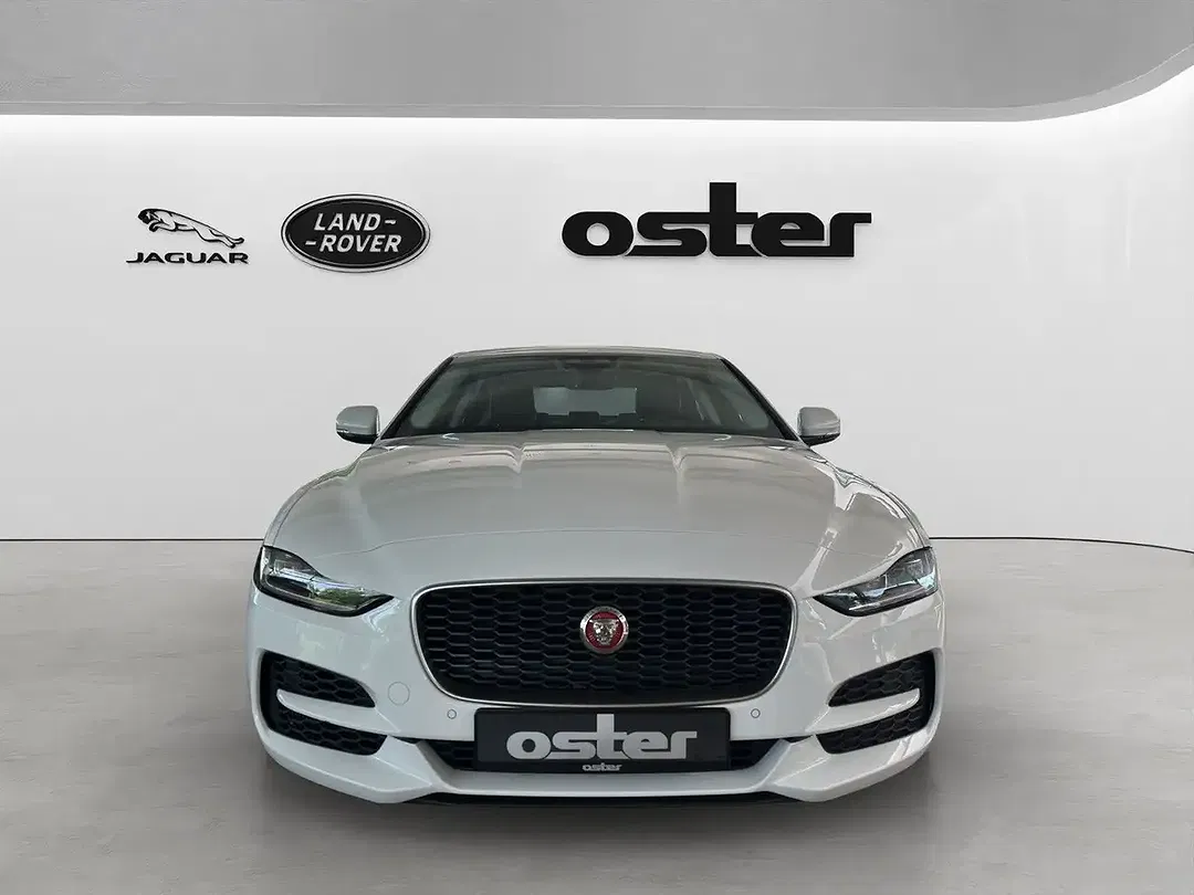 Jaguar XE P250 S - Thumbnail 3