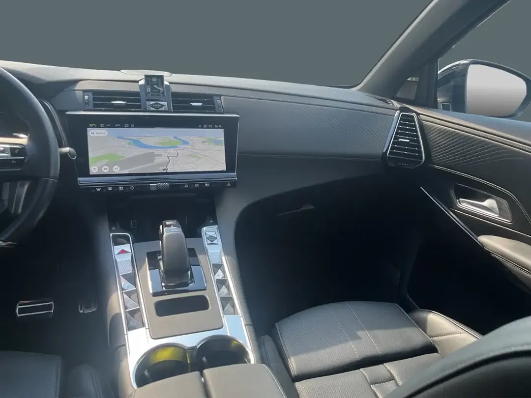 DS Automobiles DS 7 Crossback - Thumbnail 15