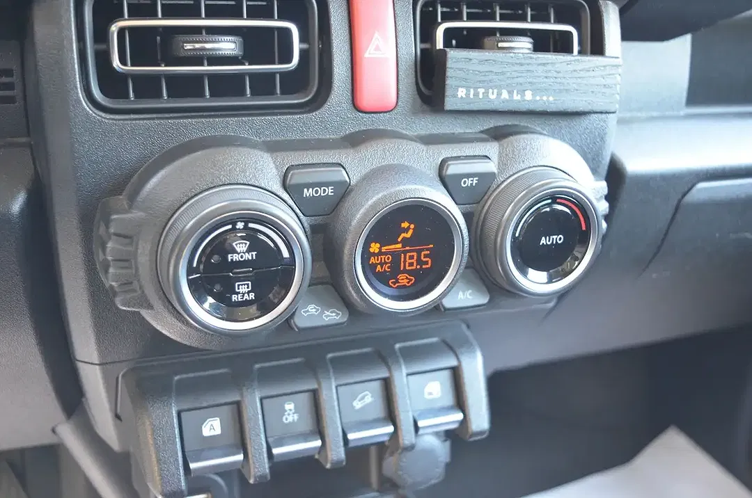 Suzuki Jimny AllGrip Comfort - Thumbnail 14