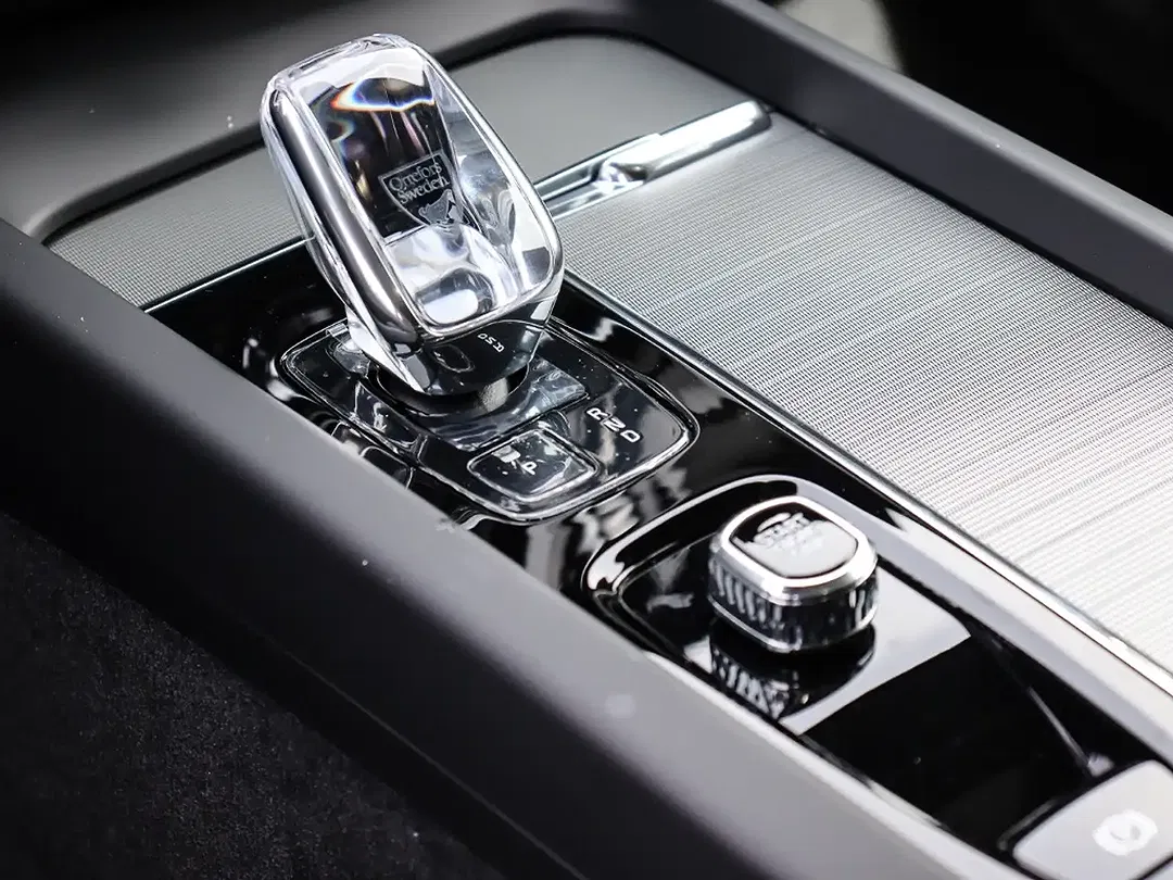Volvo XC60 B4 Plus Dark - Thumbnail 12