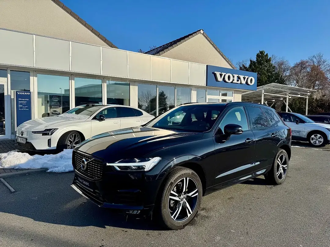Volvo XC60 D4 R-Design - Thumbnail 1