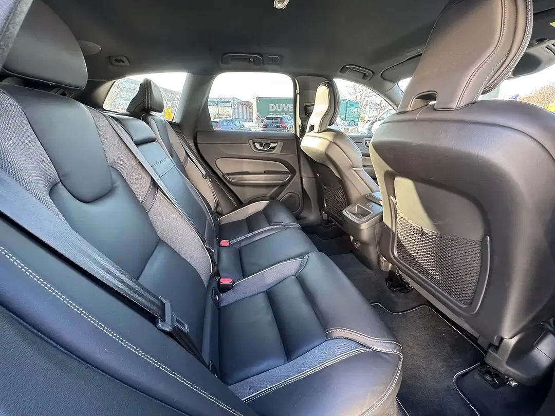 Volvo XC60 D4 R-Design - Thumbnail 6