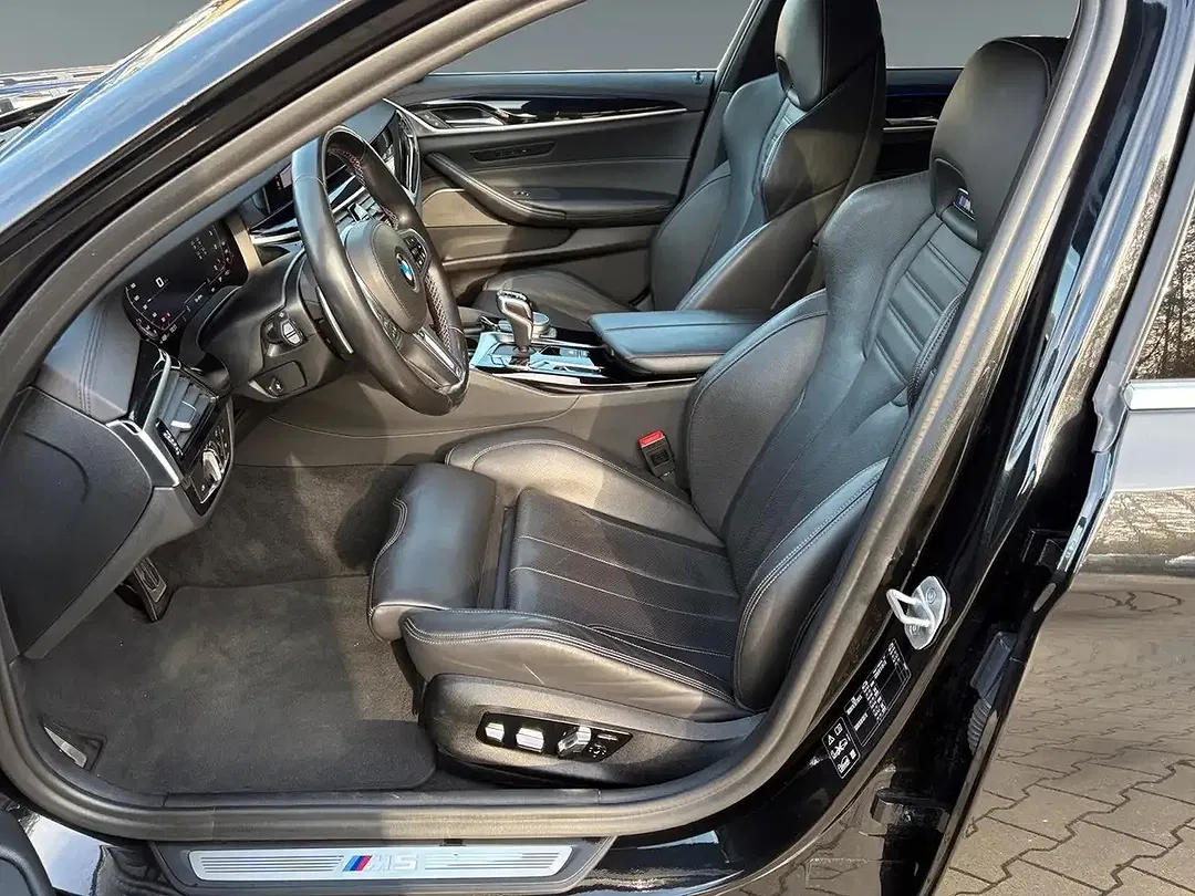BMW M5 - Thumbnail 6