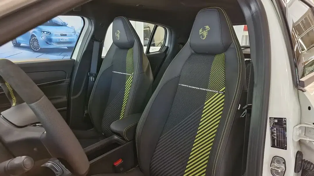 Abarth 600e Turismo - Thumbnail 10