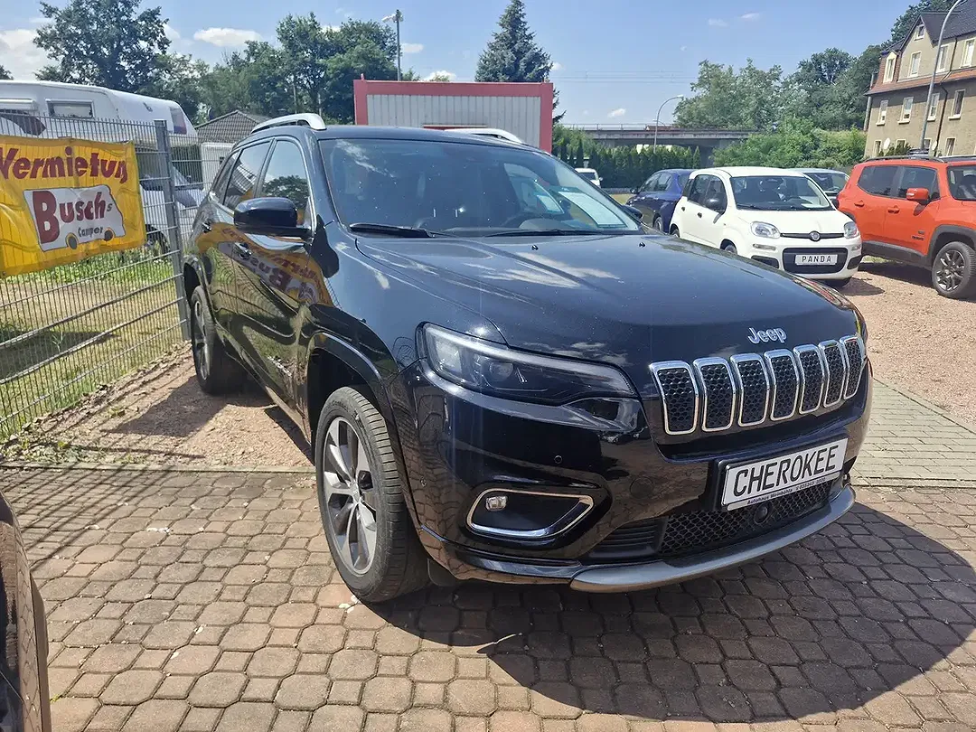 Jeep Cherokee 4x4 Overland - Thumbnail 3