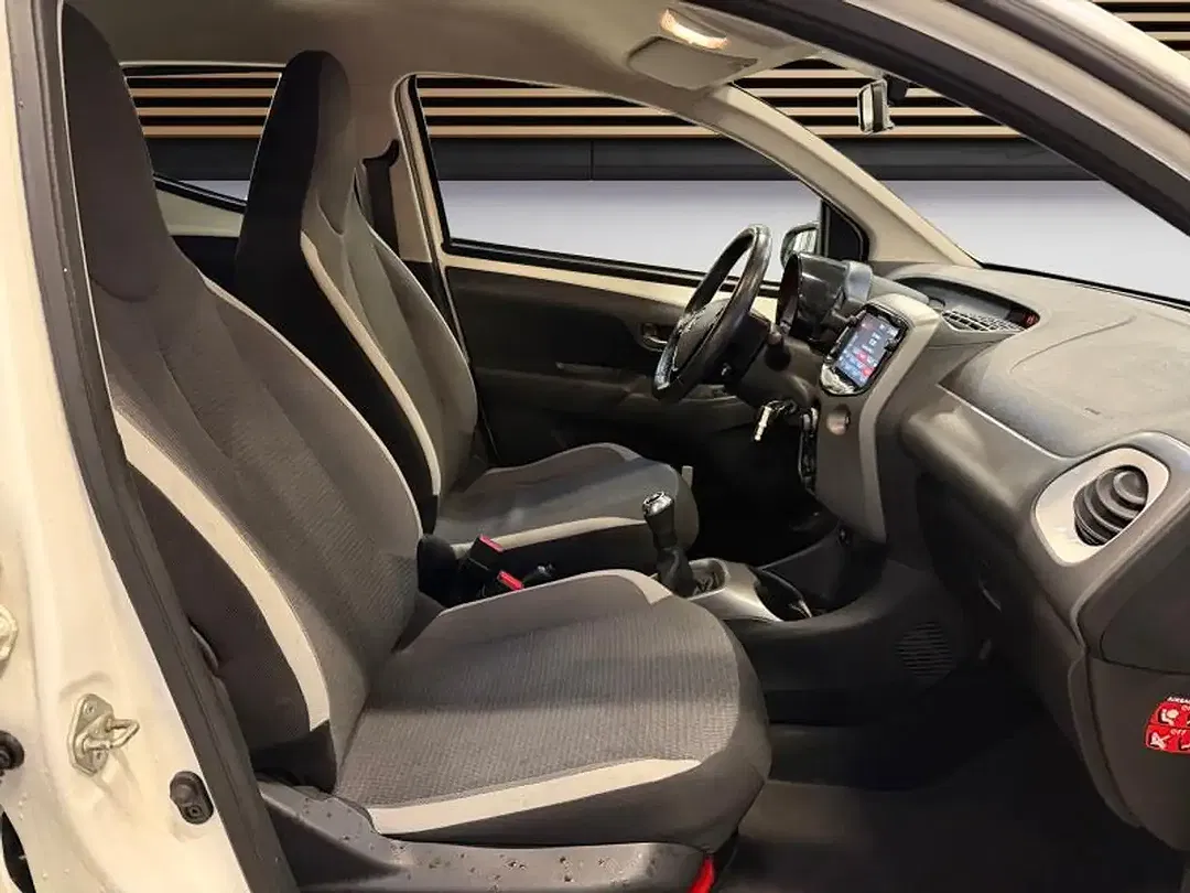 Toyota Aygo - Thumbnail 11