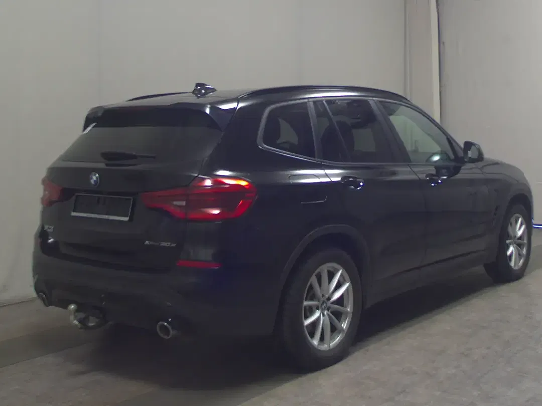 BMW X3 xDrive Advantage - Thumbnail 3