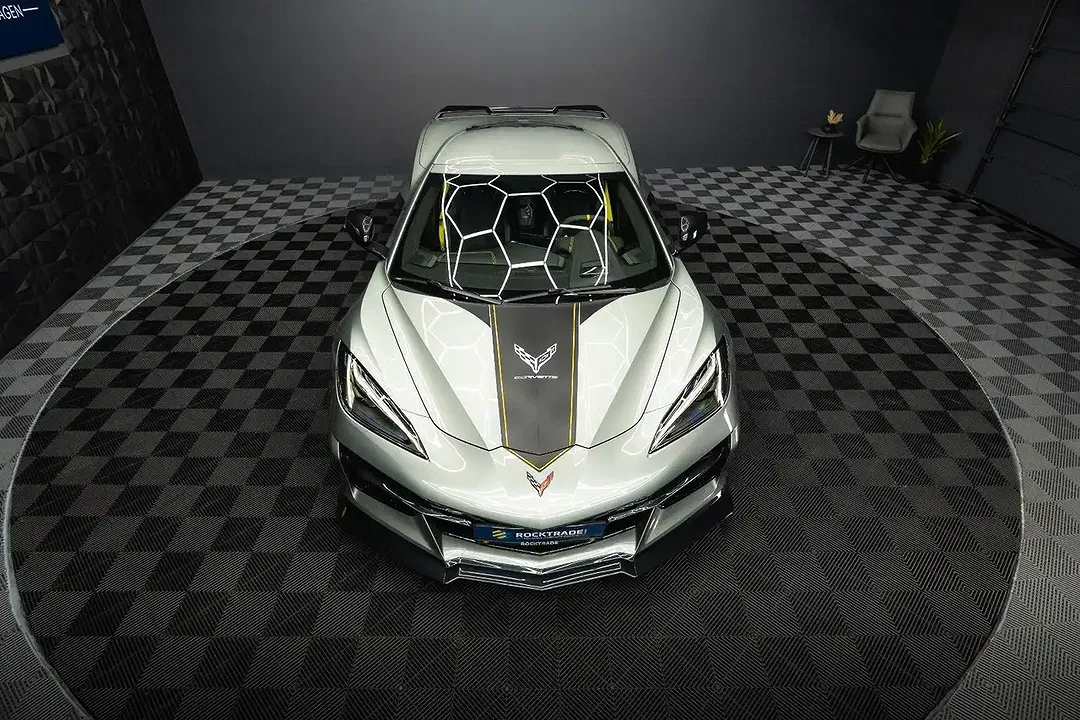 Corvette C8 Z51 Stingray 3LT Targa - Thumbnail 4