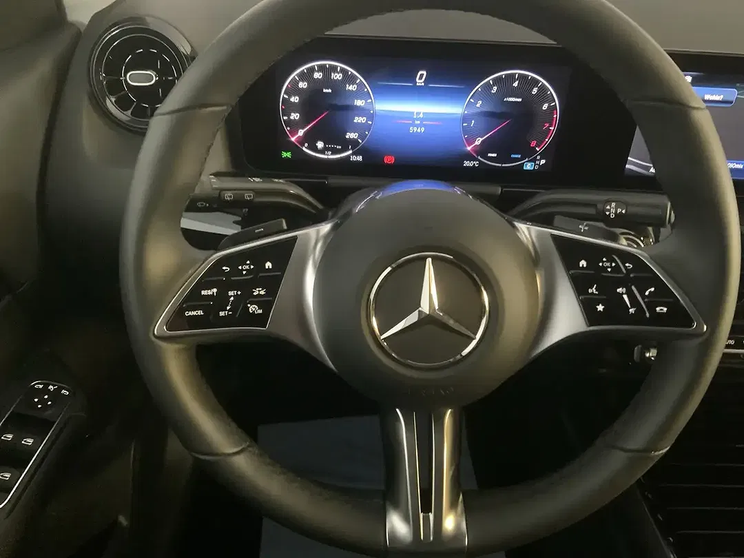 Mercedes-Benz GLA 200 - Thumbnail 9