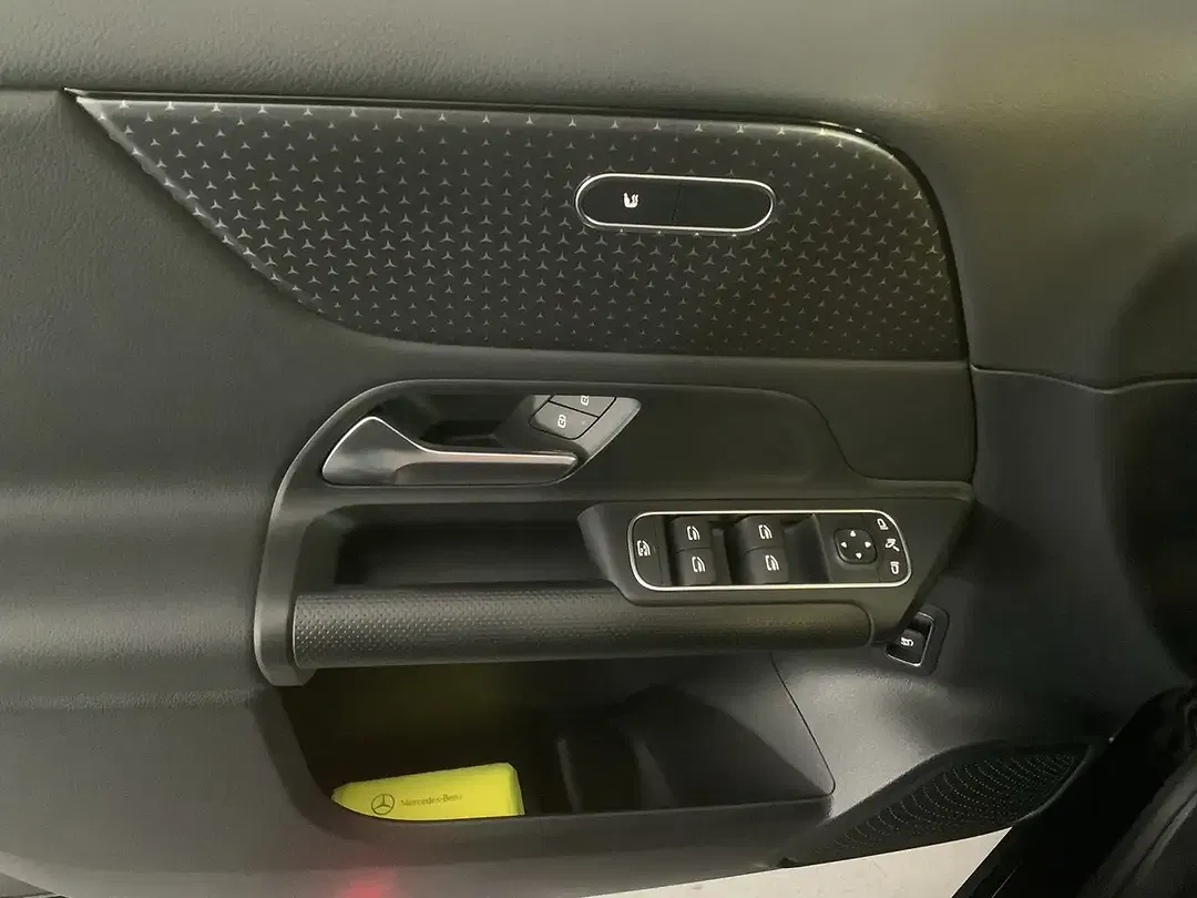 Mercedes-Benz GLA 200 - Thumbnail 11