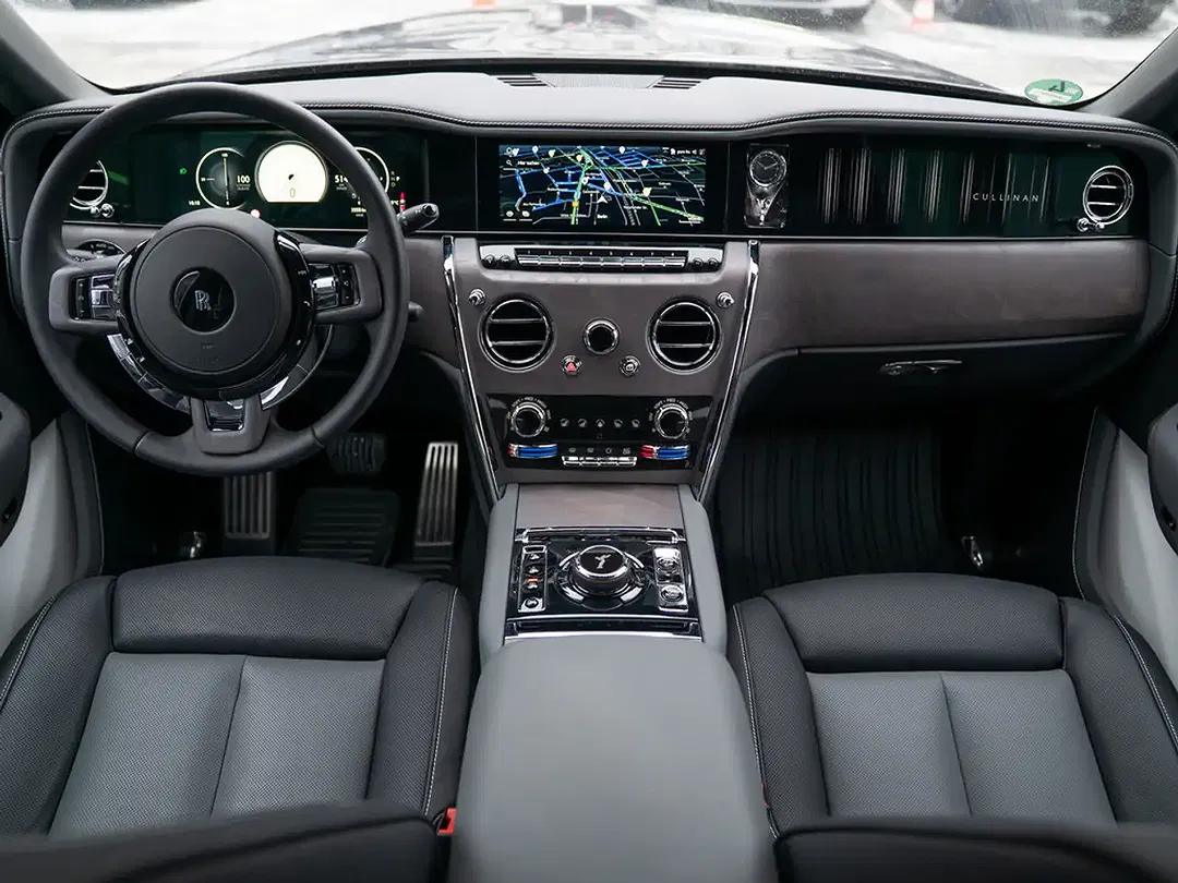 Rolls-Royce Cullinan - Thumbnail 4