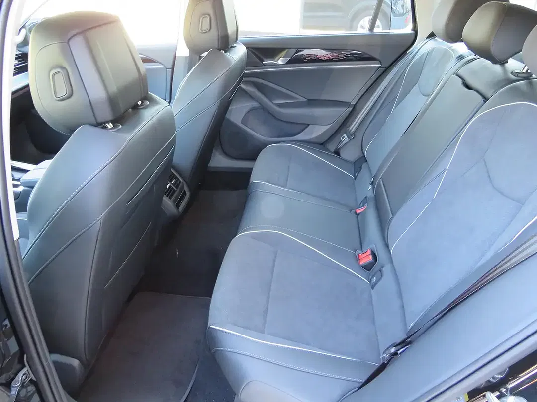 Volkswagen Passat 1.5 eTSI DSG Elegance - Thumbnail 11