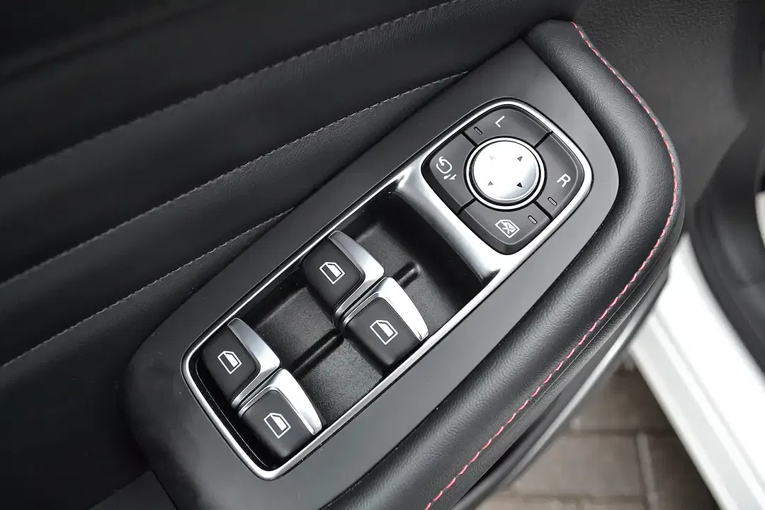 MG EHS 1.5 PHEV - Thumbnail 14