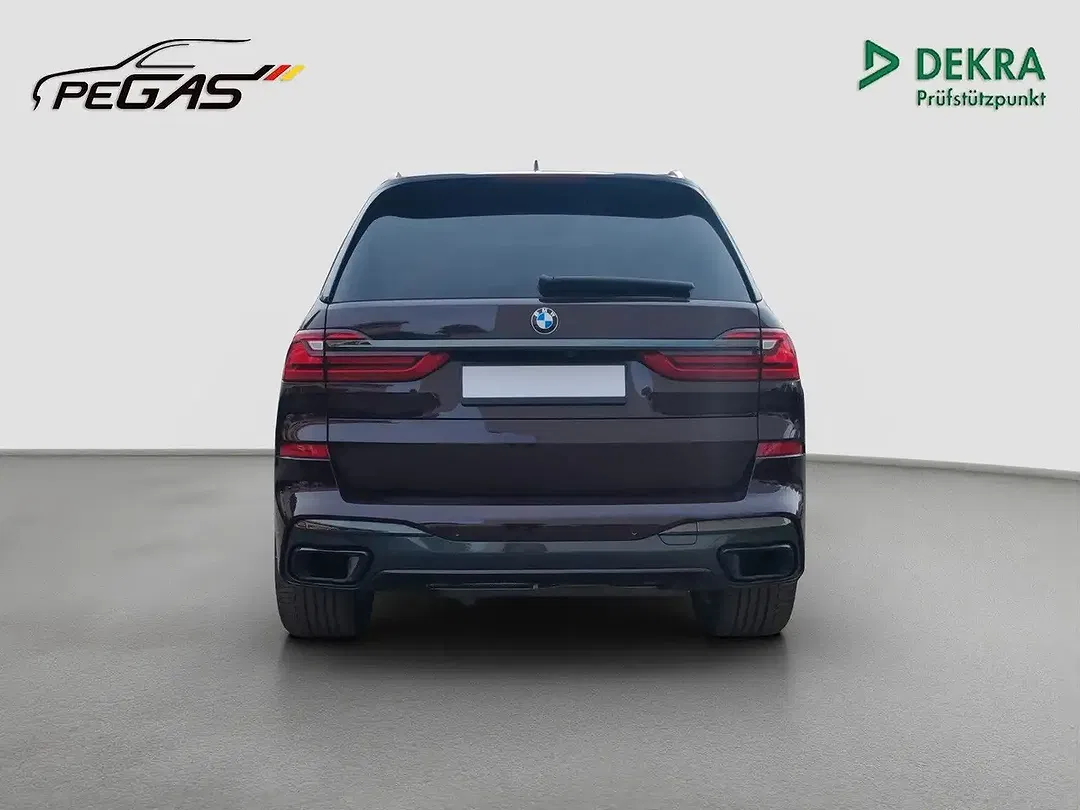 BMW X7 xDrive M Sport - Thumbnail 3