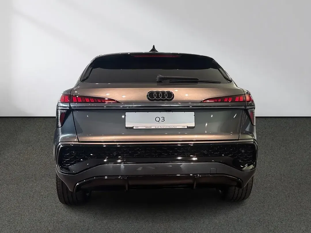 Audi Q3 Sportback plus - Thumbnail 4