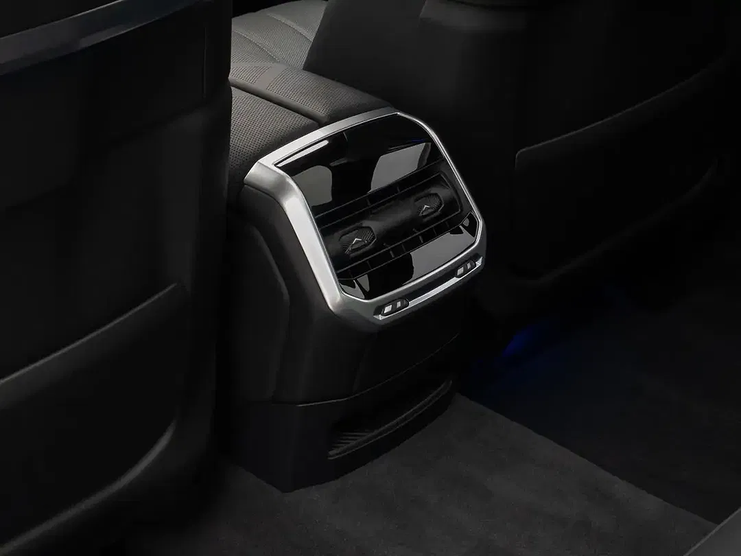 BMW i7 M Sport - Thumbnail 15