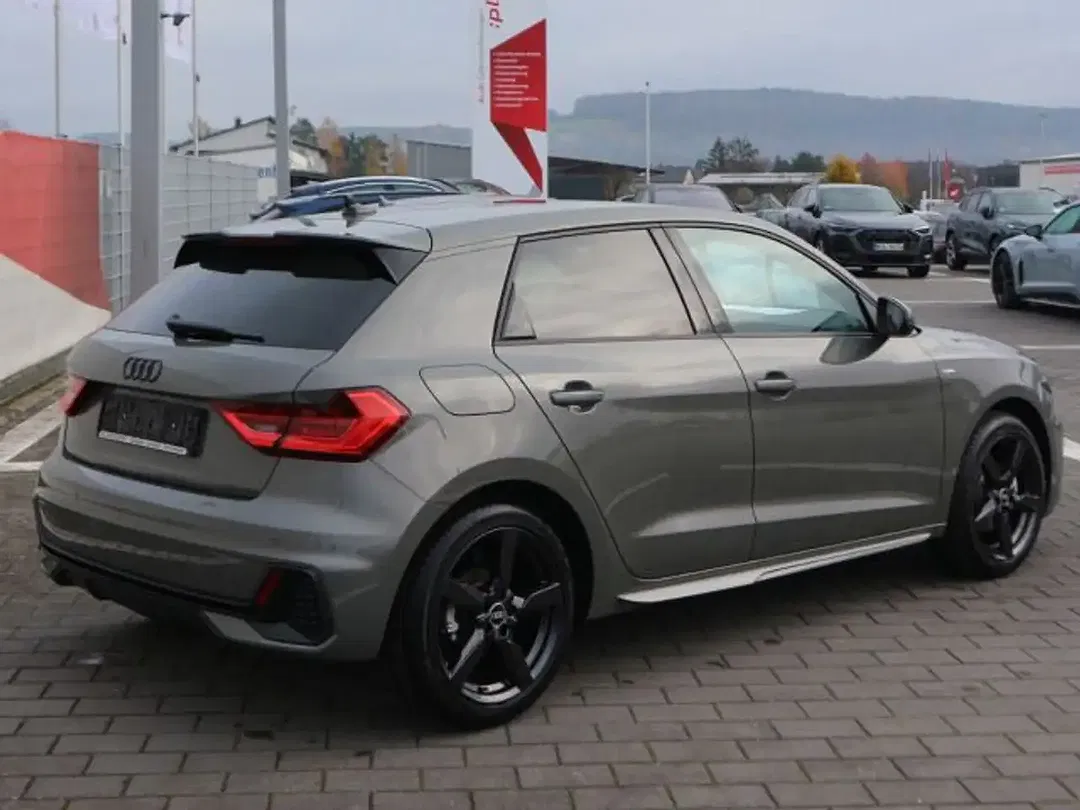 Audi A1 30 TFSI S tronic S line - Thumbnail 3