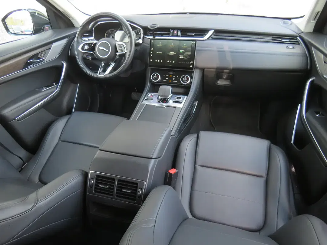 Jaguar F-Pace P250 4x4 - Thumbnail 14