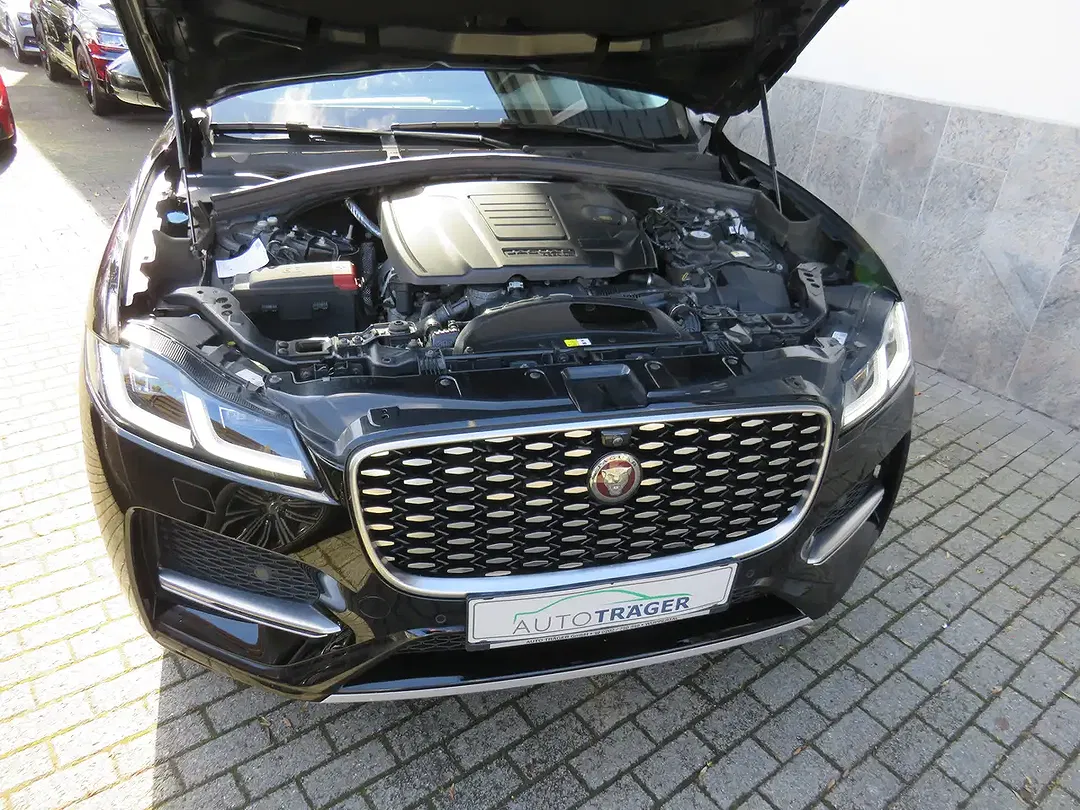 Jaguar F-Pace P250 4x4 - Thumbnail 6