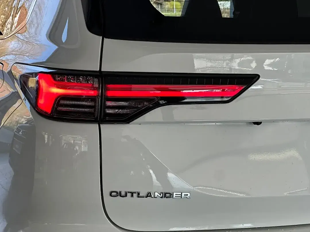 Mitsubishi Outlander 2.4 PHEV Top - Thumbnail 8
