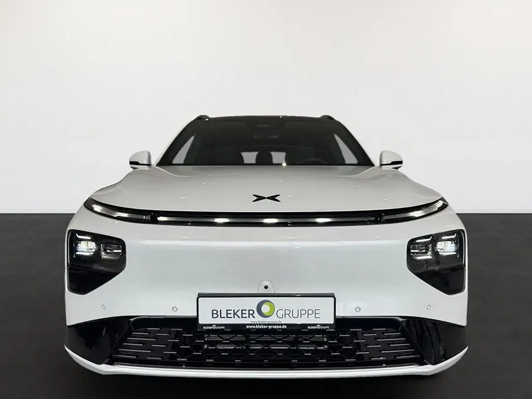 Xpeng G9 Performance - foto 1