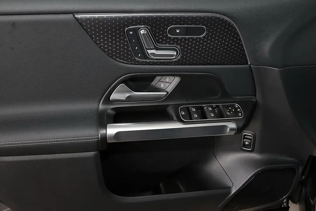 Mercedes-Benz EQB 250 - Thumbnail 15