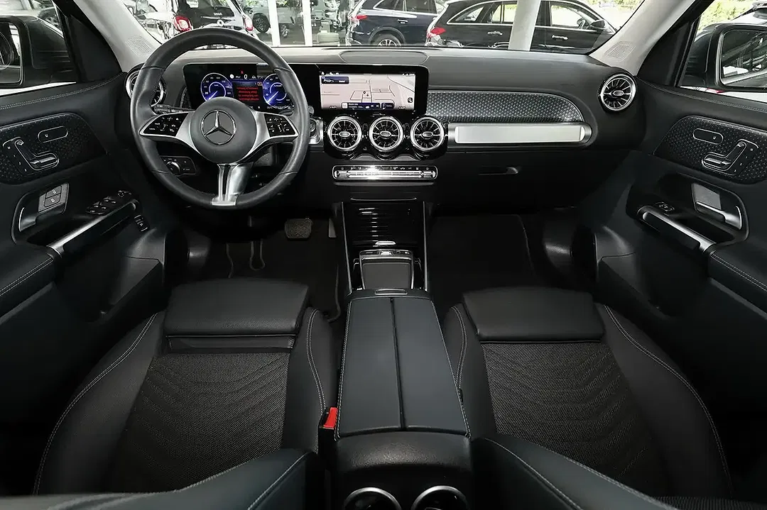 Mercedes-Benz EQB 250 - Thumbnail 8
