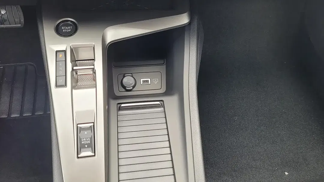 Peugeot 308 145 Hybrid Allure SW - Thumbnail 11