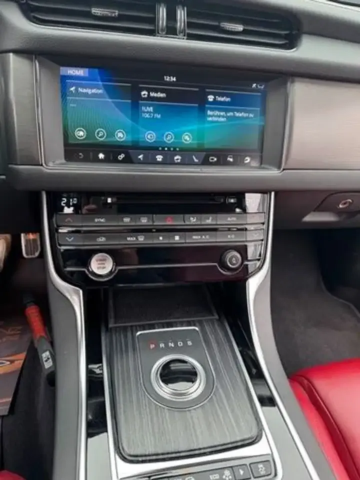 Jaguar XF Sportbrake S - Thumbnail 9