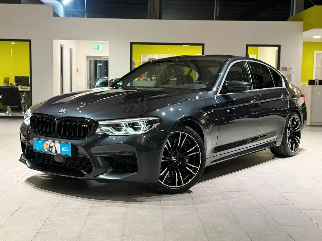 BMW M5 - foto 1