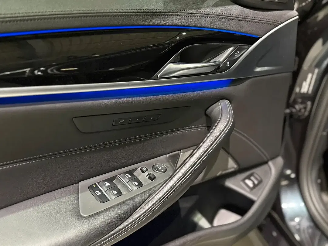 BMW M5 - Thumbnail 7