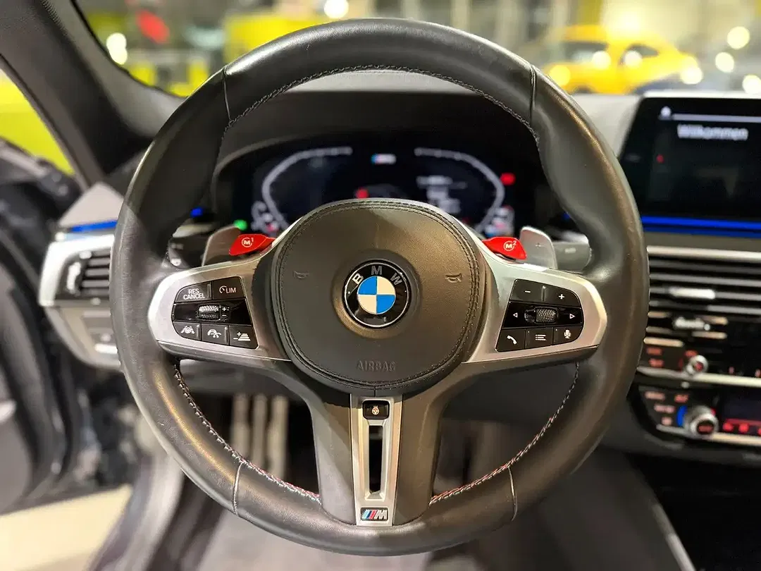 BMW M5 - Thumbnail 9