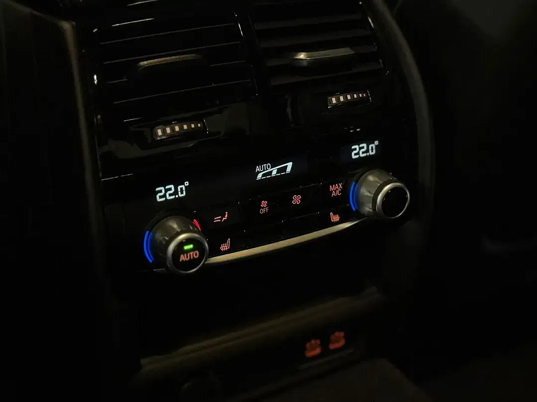 BMW M5 - Thumbnail 12