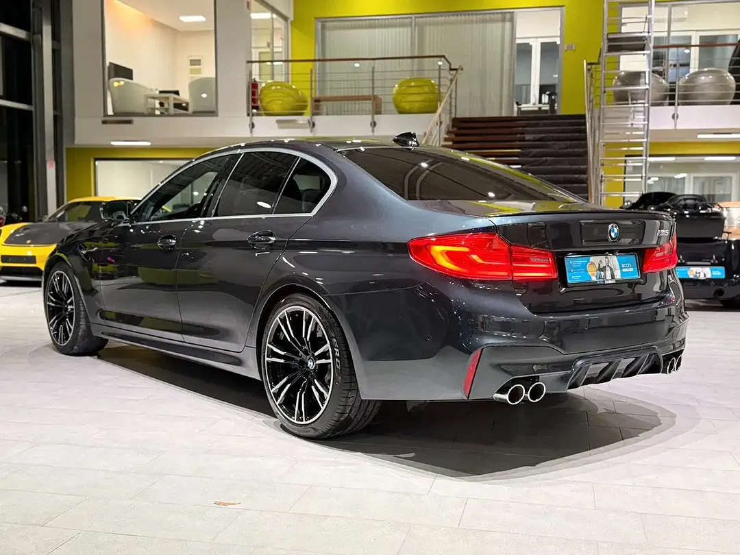 BMW M5 - foto 2