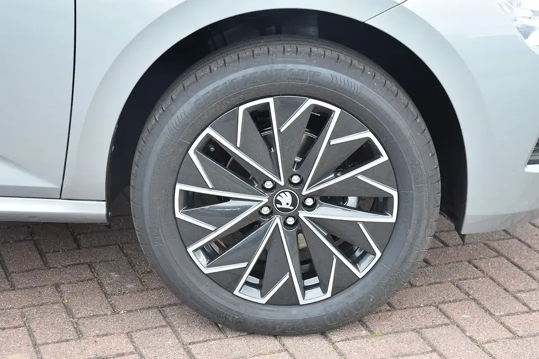 Skoda Kamiq 1.0 TSI - Thumbnail 9