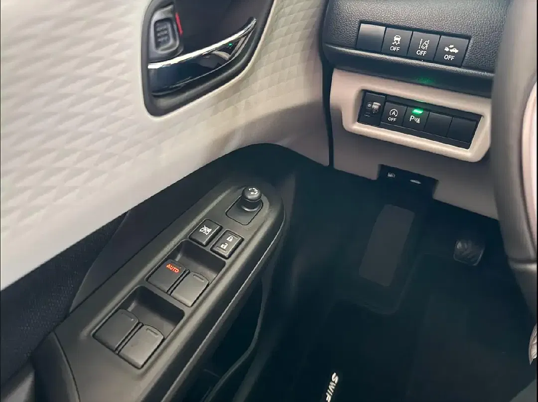 Suzuki Swift Hybrid 1.2 Dualjet AUT Comfort - Thumbnail 13
