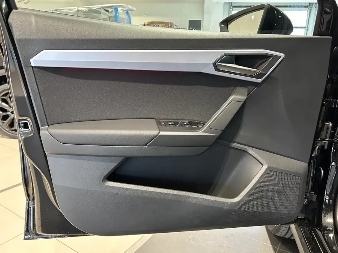 SEAT Arona 1.0 TSI FR - Thumbnail 11