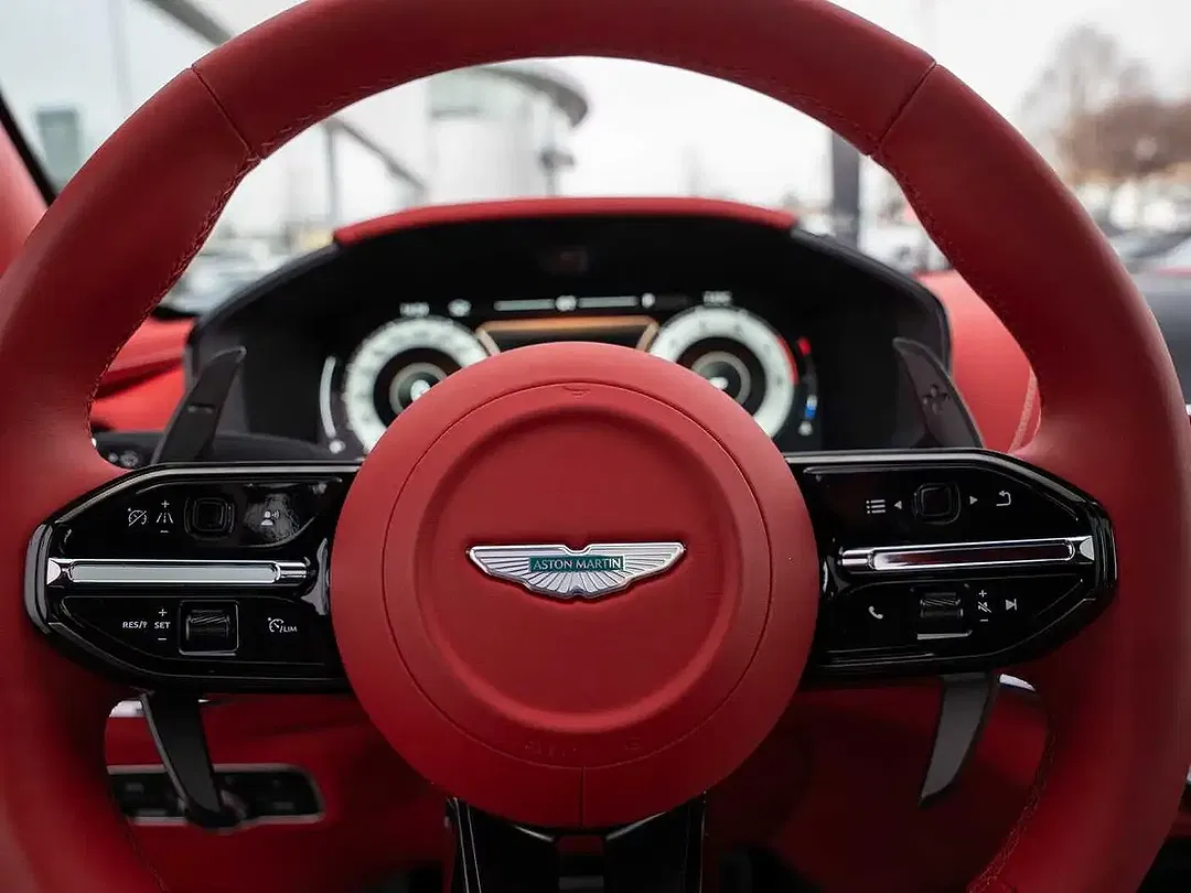 Aston Martin DBX 707 V8 4x4 - Thumbnail 11