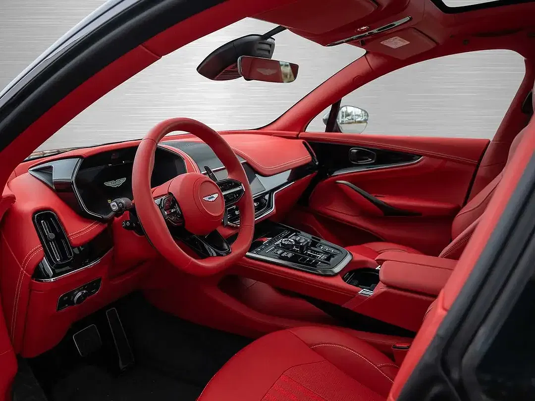 Aston Martin DBX 707 V8 4x4 - Thumbnail 3