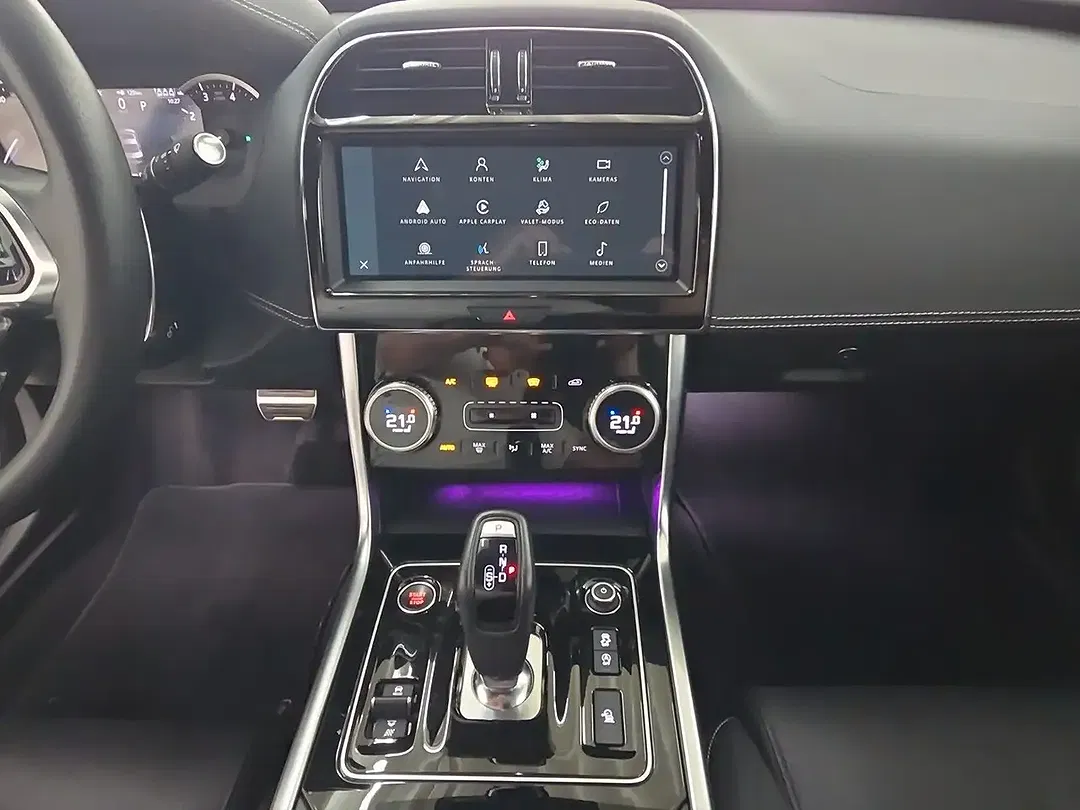 Jaguar XE P250 R-Dynamic Black - Thumbnail 7