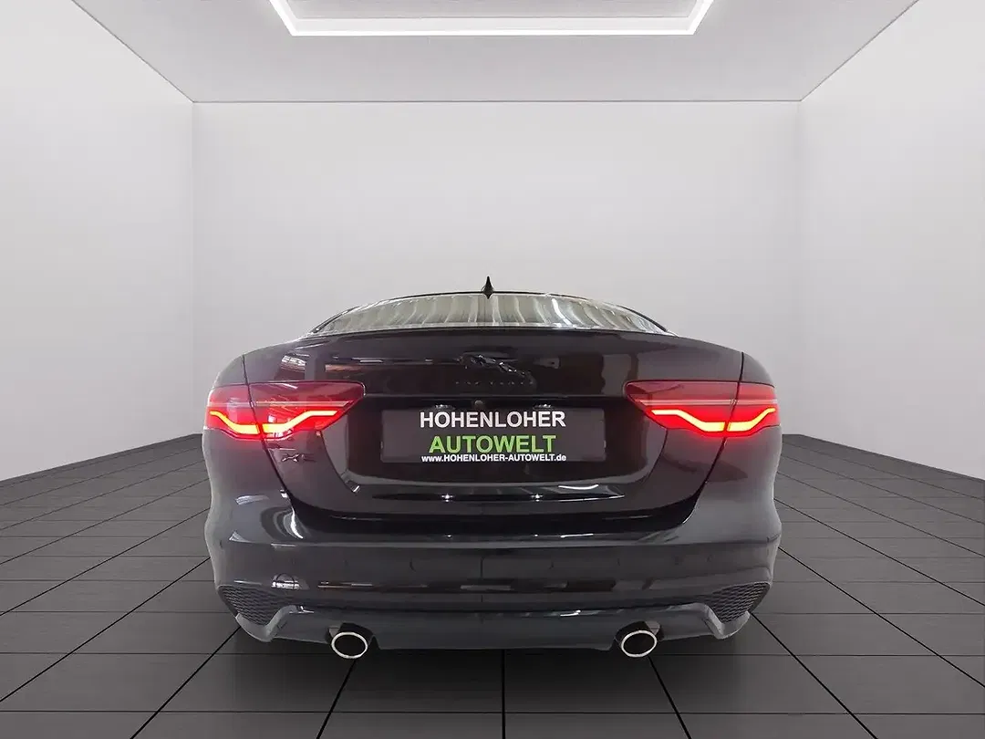 Jaguar XE P250 R-Dynamic Black - Thumbnail 3