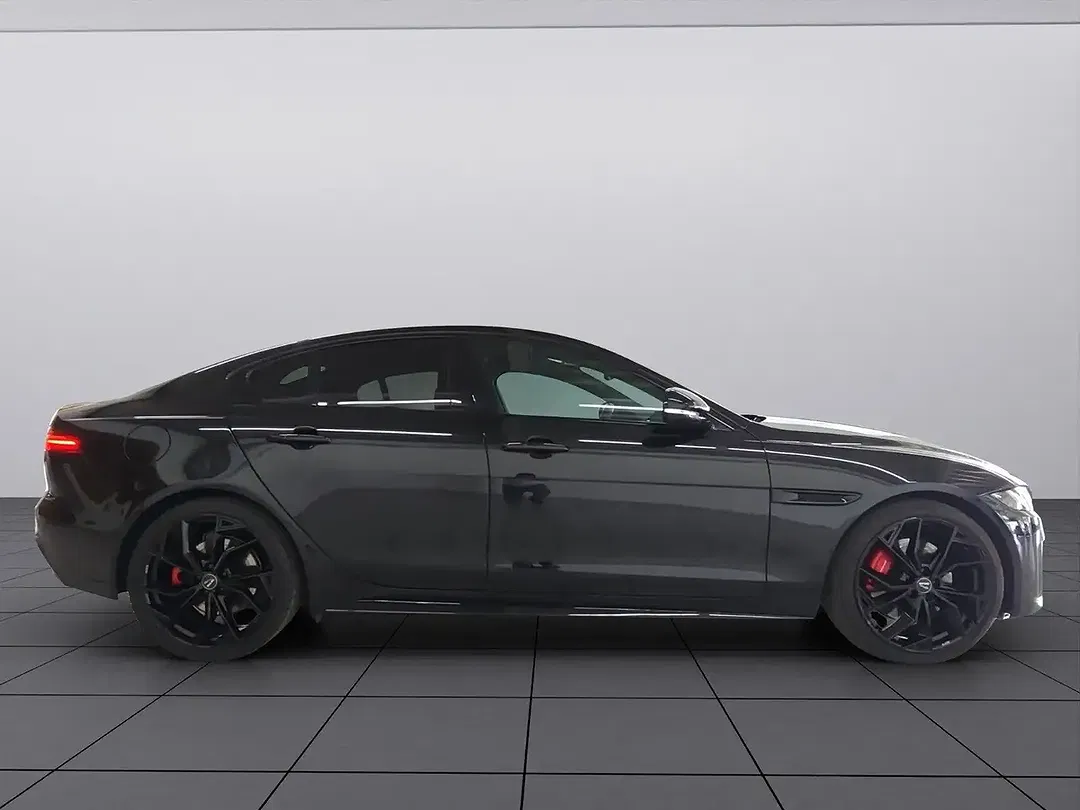 Jaguar XE P250 R-Dynamic Black - Thumbnail 4