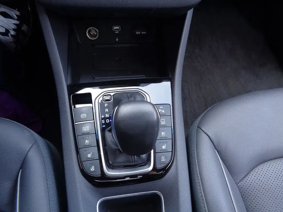 Hyundai IONIQ 1.6 GDI PHEV Hybrid Premium - Thumbnail 11