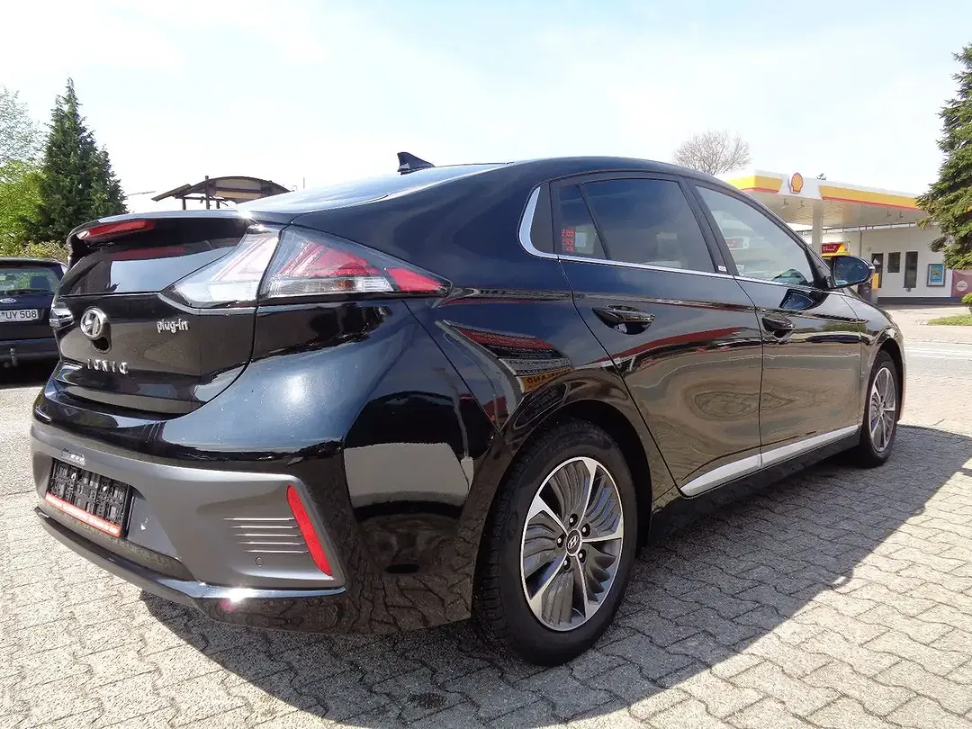 Hyundai IONIQ 1.6 GDI PHEV Hybrid Premium - Thumbnail 4