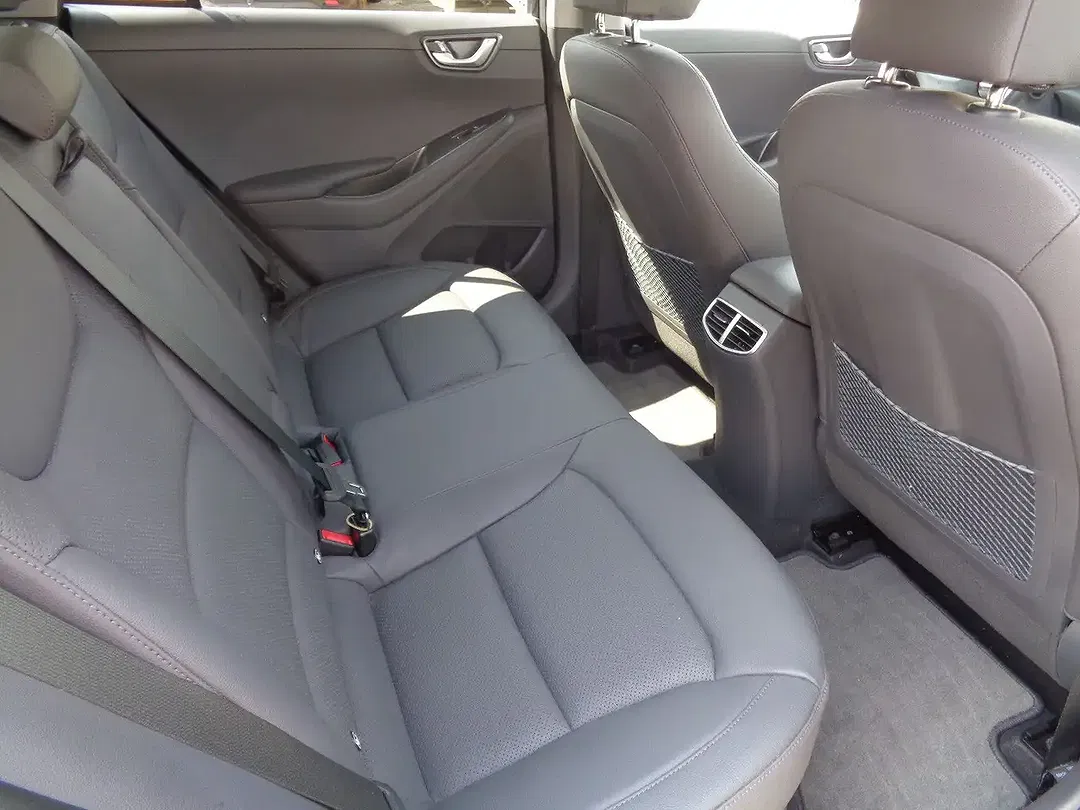 Hyundai IONIQ 1.6 GDI PHEV Hybrid Premium - Thumbnail 9